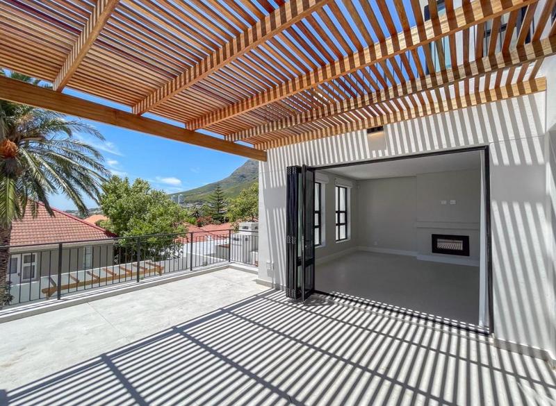 4 Bedroom Property for Sale in Oranjezicht Western Cape